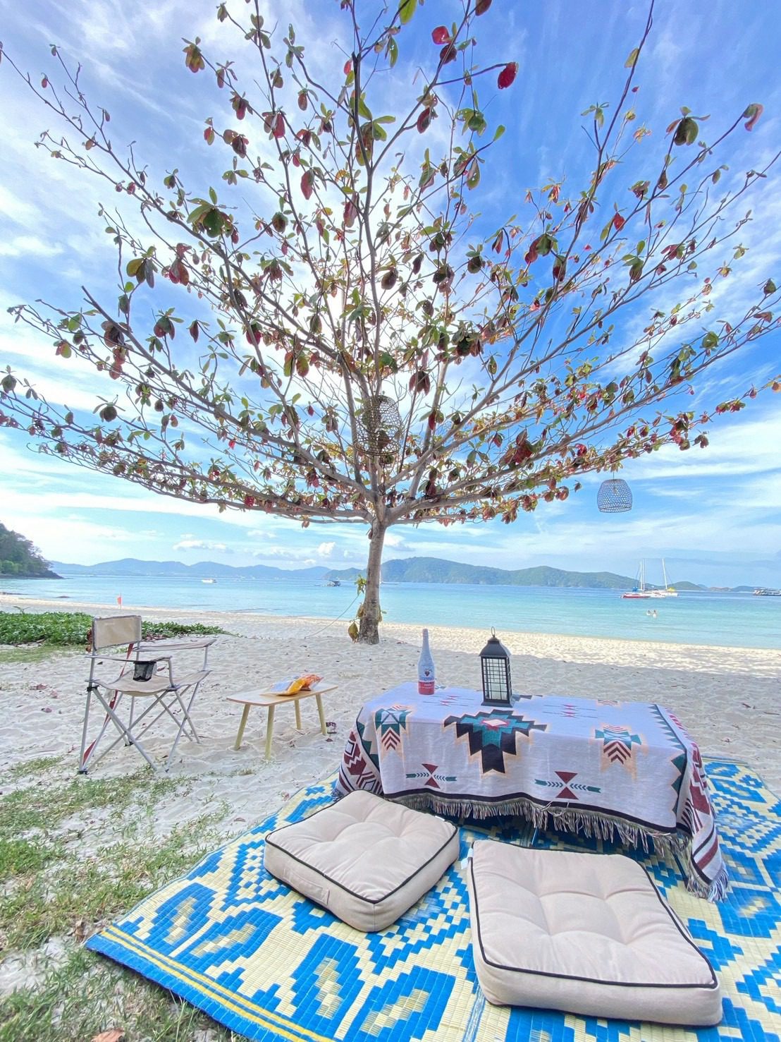 Beach picnic setting at The Coral Beach Club, Coral Island